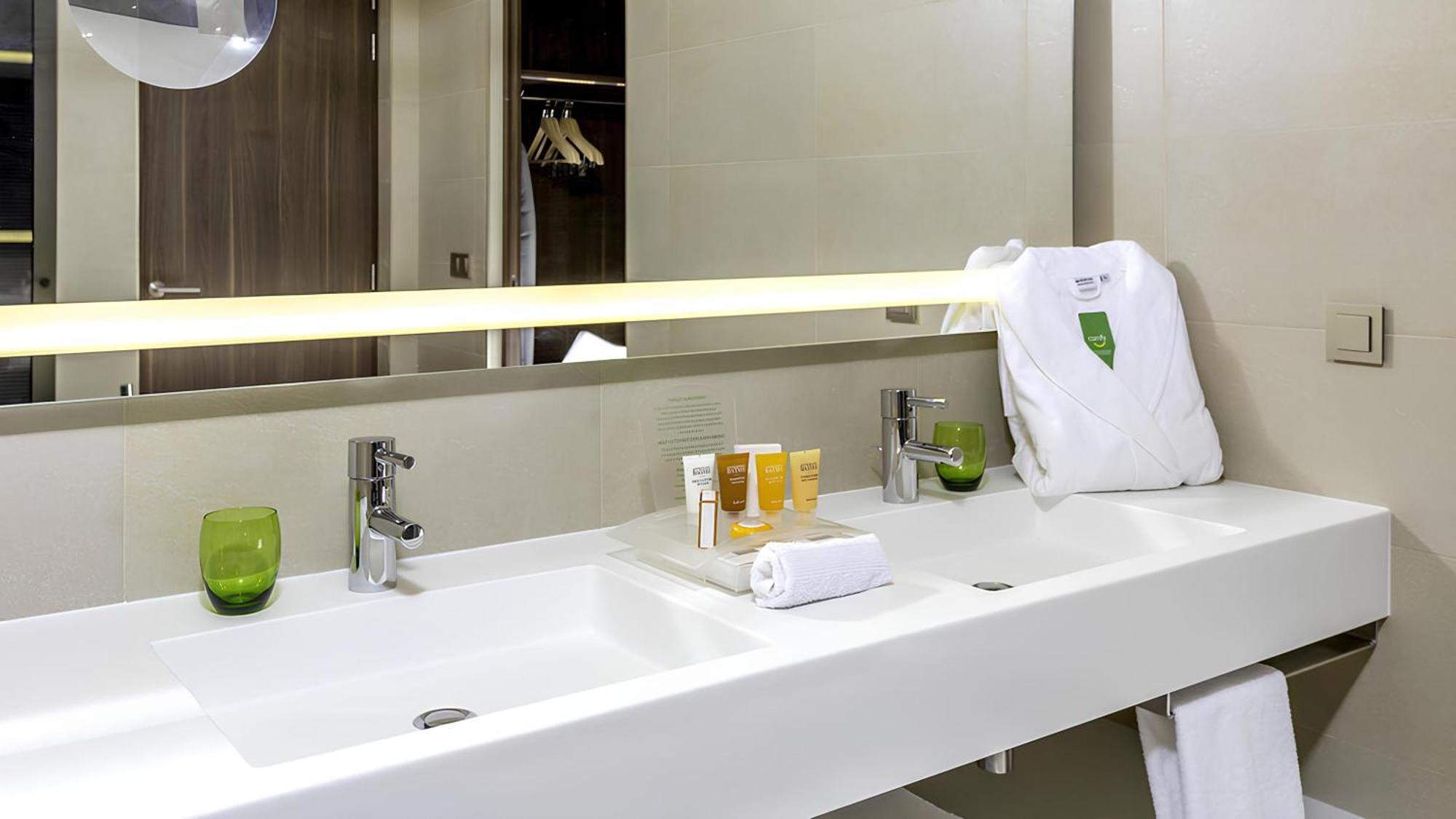 Holiday Inn Algiers - Cheraga Tower By Ihg Exteriör bild
